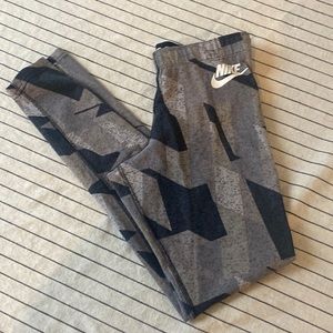 Women’s Nike leggings